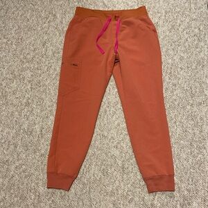 Figs Zamora jogger Small petite (s/p) in terracotta